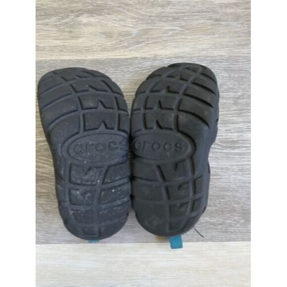 Crocs Kids Micah Black  Tan Sandals Size  5/6? Please Read - Picture 6 of 7